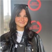 Laureanda in Archeologia e Storia dell’arte, posso offrire lezioni in ambito classico e umanistico, che vanno dalla storia alla tecnica dell’arte, letteratura italiana dalle origini al moderno, storia e geografia. Anche inglese fluente per eventuali lezio